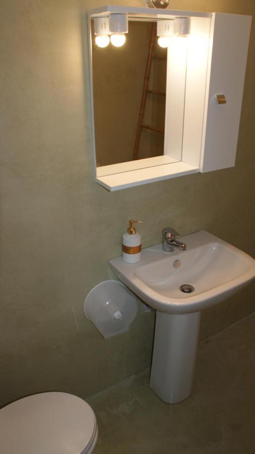 The Victoria Square Apartments Athena Bagian luar foto