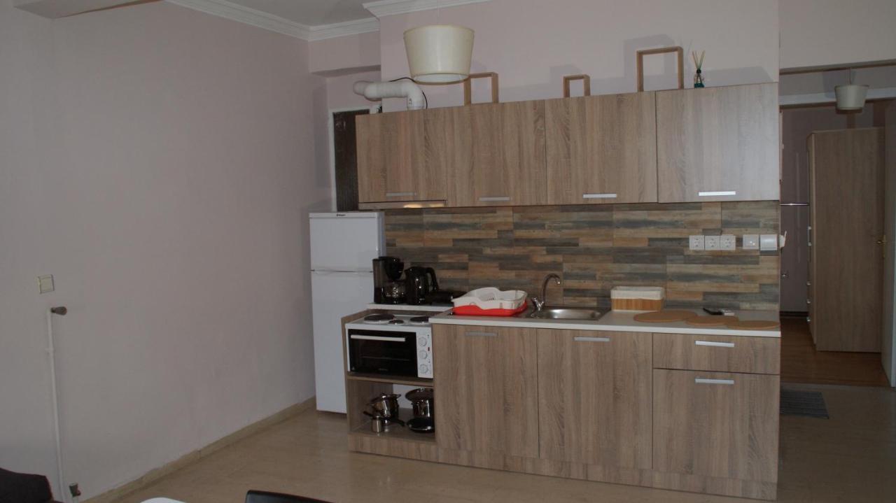 The Victoria Square Apartments Athena Bagian luar foto