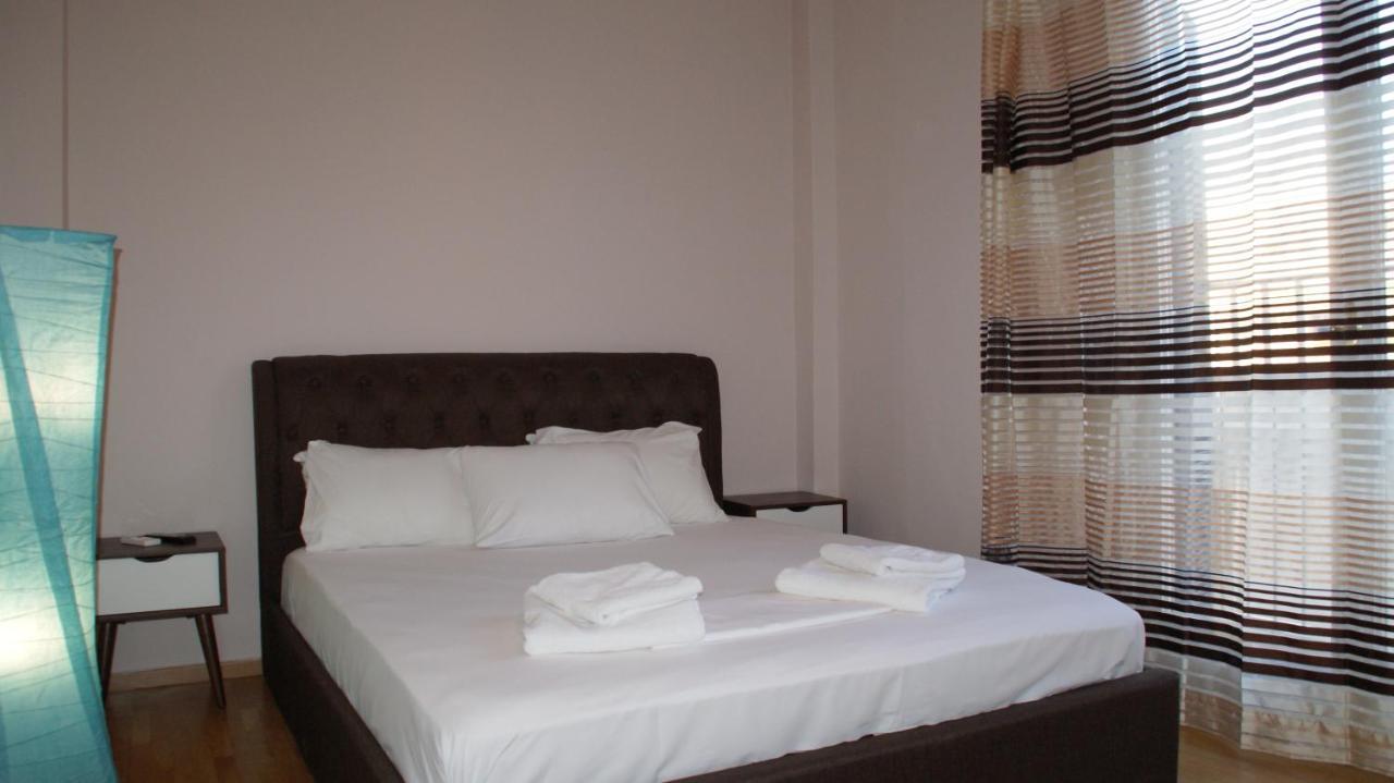 The Victoria Square Apartments Athena Bagian luar foto