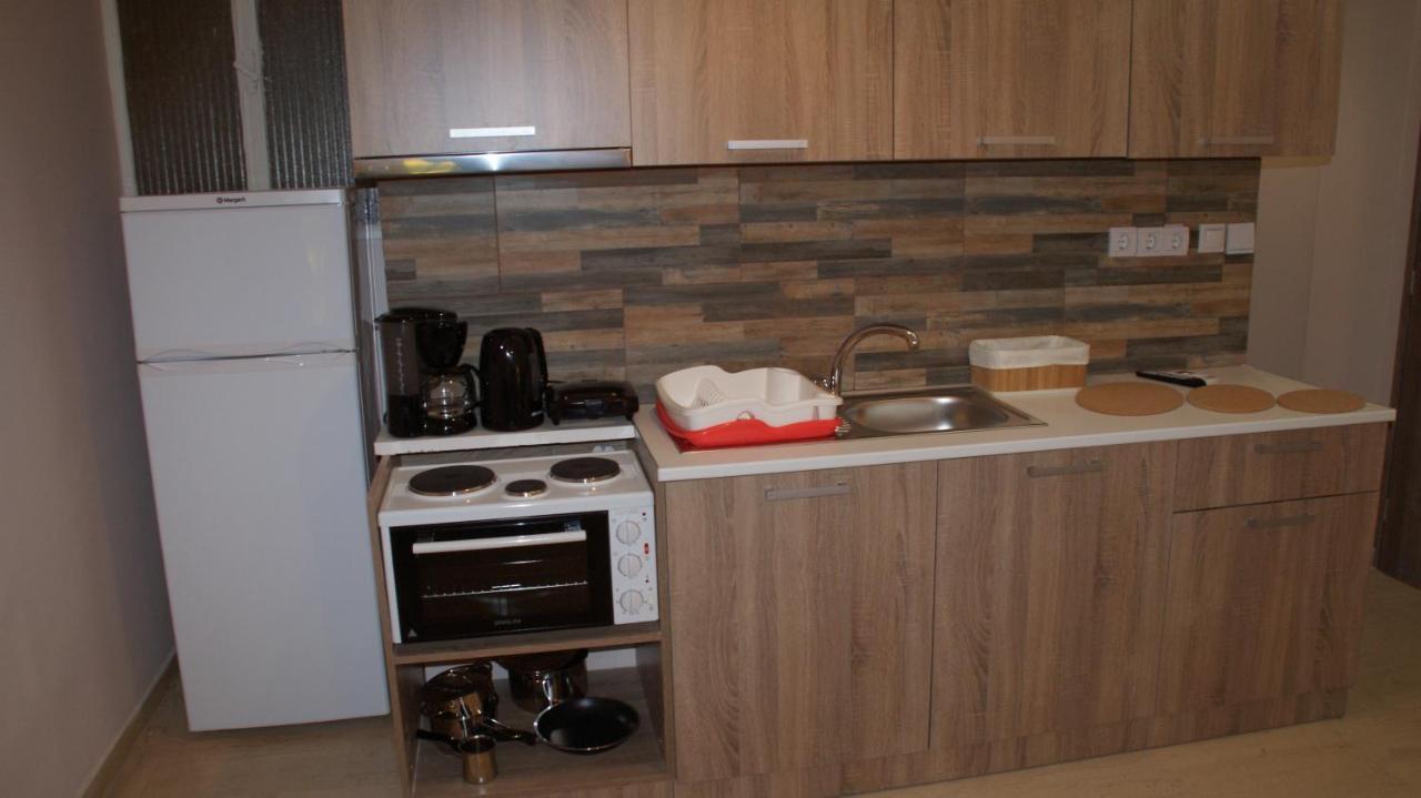 The Victoria Square Apartments Athena Bagian luar foto