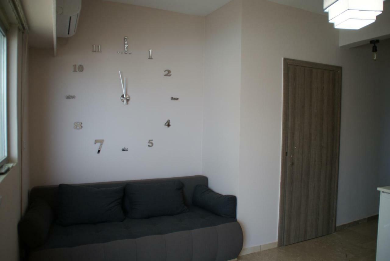 The Victoria Square Apartments Athena Bagian luar foto