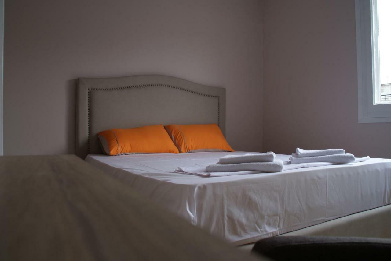The Victoria Square Apartments Athena Bagian luar foto