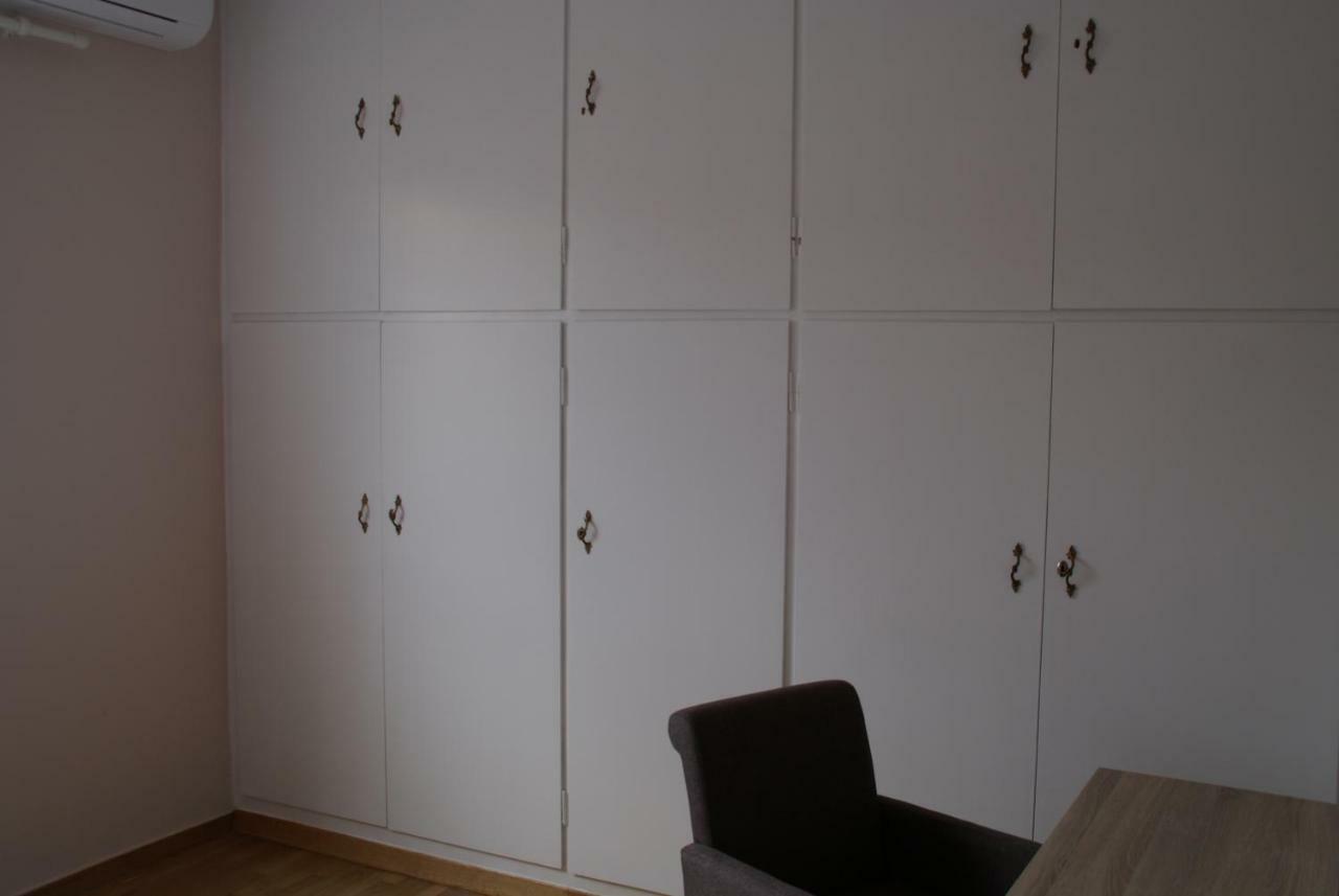The Victoria Square Apartments Athena Bagian luar foto