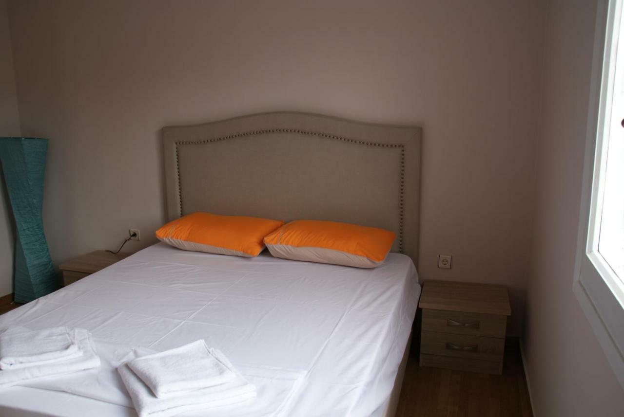 The Victoria Square Apartments Athena Bagian luar foto